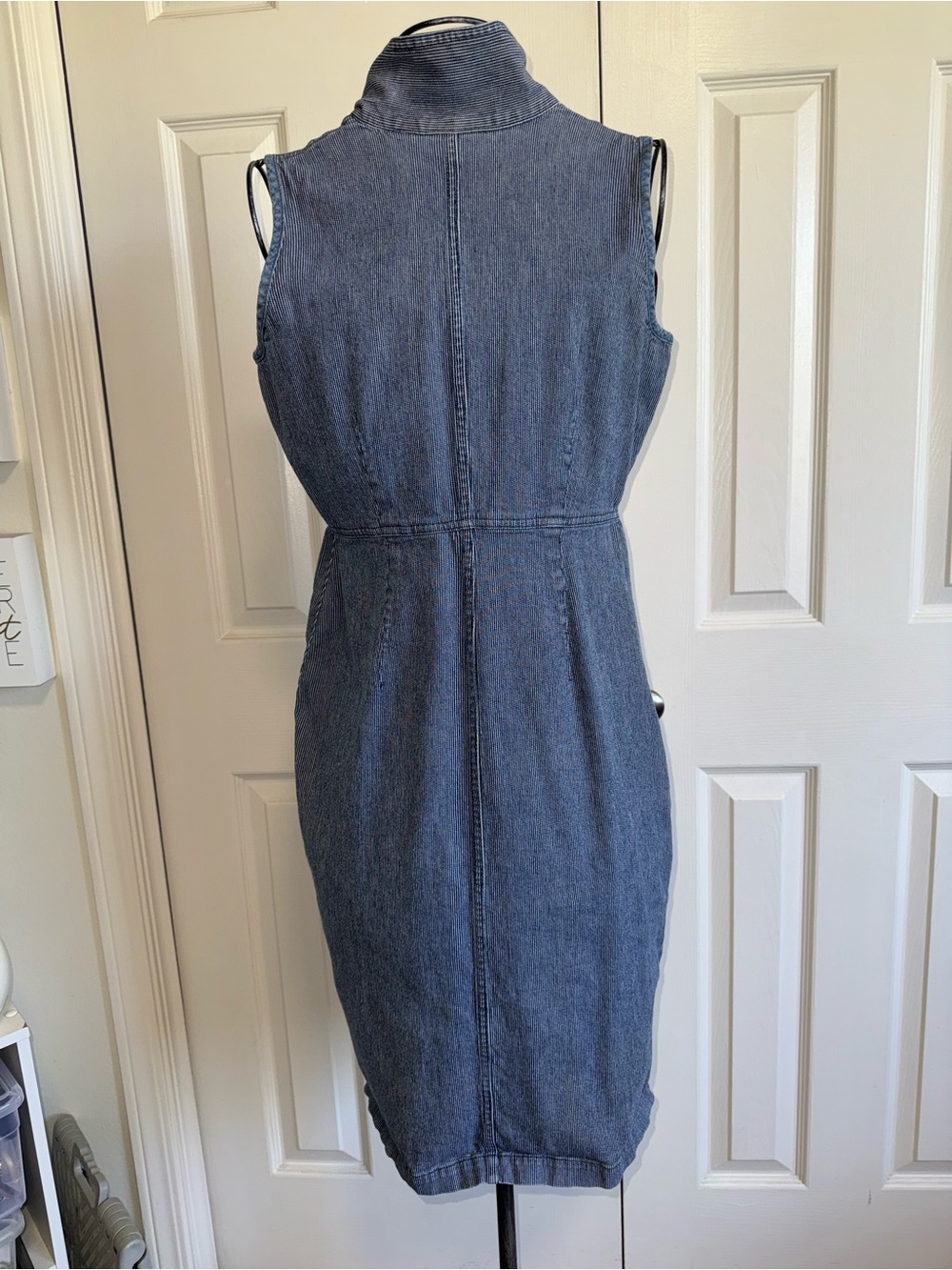 Liz Claiborne Sleeveless Denim Midi Dress. Nice stretch 98% cotton 2% spandex. 4 - Picture 6 of 7
